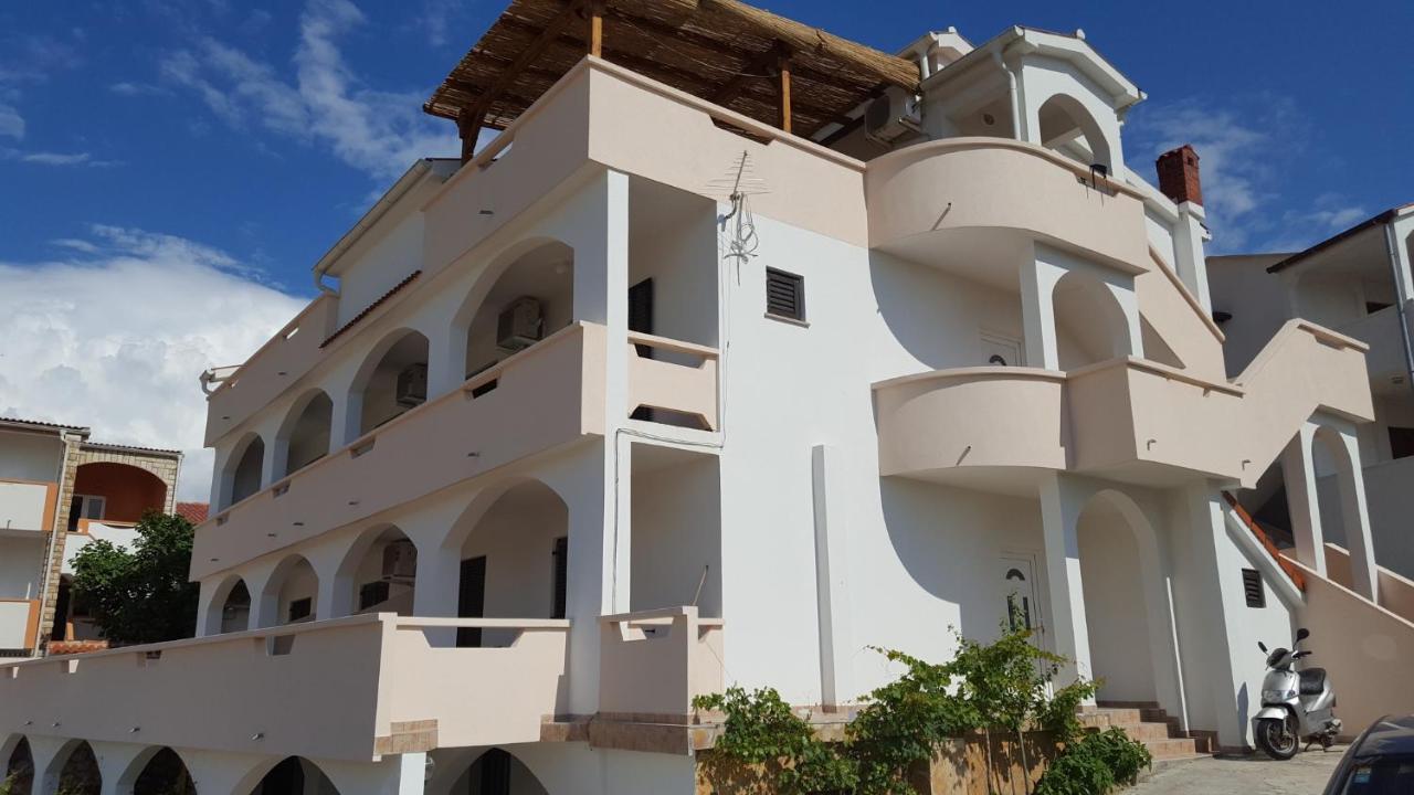 Apartments And Rooms With Parking Space Metajna, Pag - 4120 Екстериор снимка