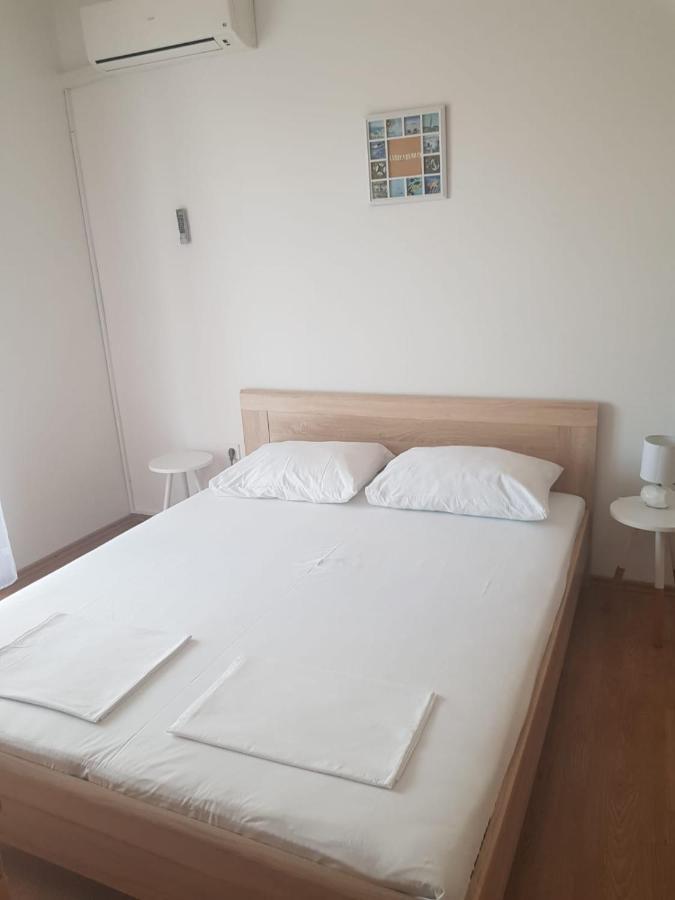 Apartments And Rooms With Parking Space Metajna, Pag - 4120 Екстериор снимка