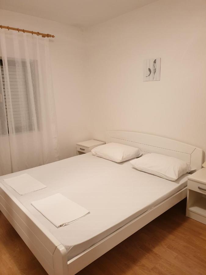 Apartments And Rooms With Parking Space Metajna, Pag - 4120 Екстериор снимка